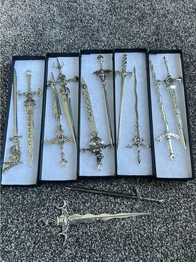 Medievi Silver Decorative Mini Sword hair pins